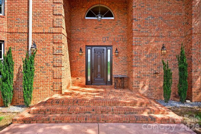502 Hickory Hollow Road, Inman, SC 29349