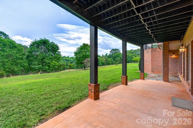502 Hickory Hollow Road, Inman, SC 29349