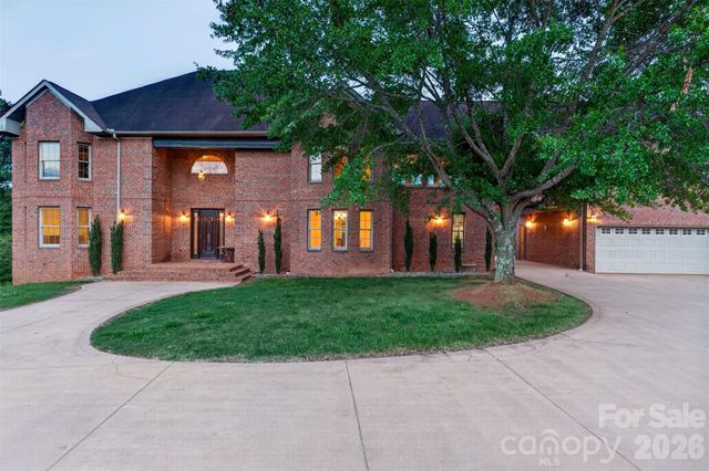 502 Hickory Hollow Road, Inman, SC 29349