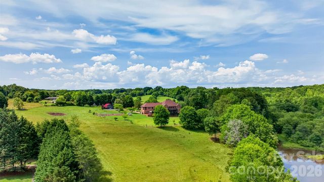 502 Hickory Hollow Road, Inman, SC 29349