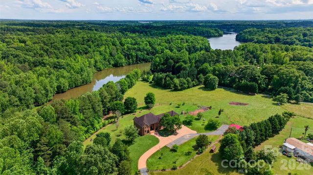 502 Hickory Hollow Road, Inman, SC 29349