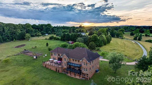 502 Hickory Hollow Road, Inman, SC 29349