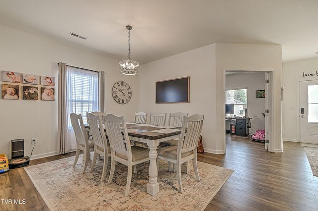 6901 Wildlife Circle, Piney Flats, TN 37686