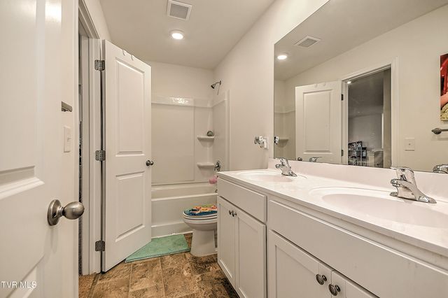 6901 Wildlife Circle, Piney Flats, TN 37686