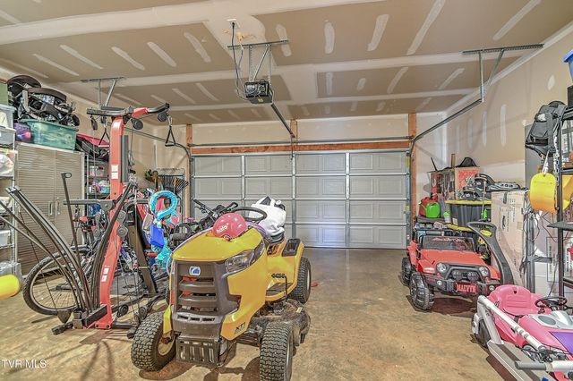 6901 Wildlife Circle, Piney Flats, TN 37686