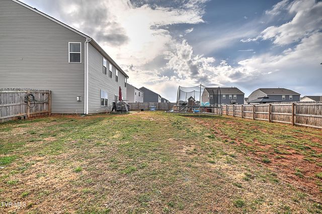 6901 Wildlife Circle, Piney Flats, TN 37686