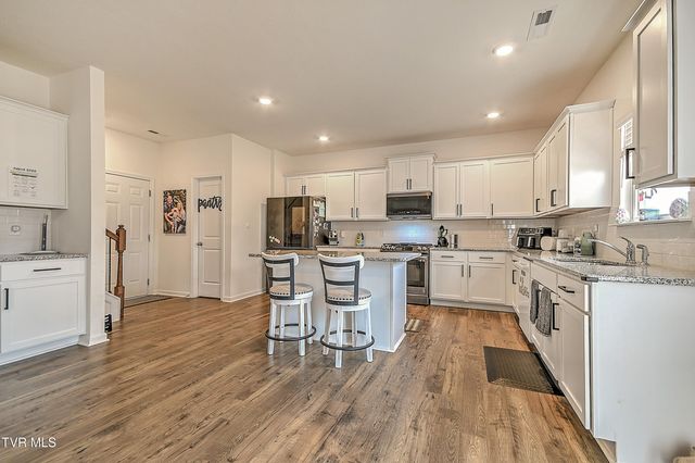 6901 Wildlife Circle, Piney Flats, TN 37686