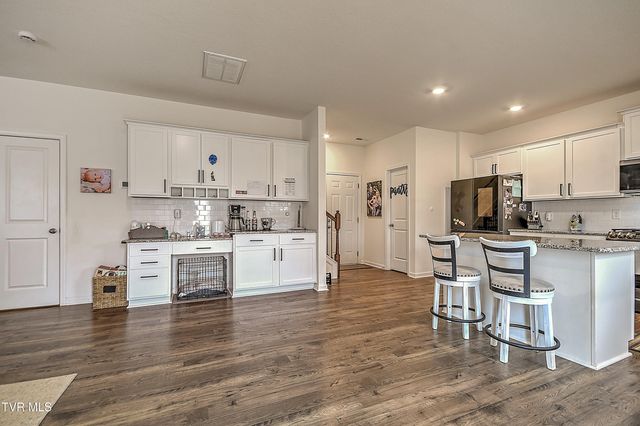 6901 Wildlife Circle, Piney Flats, TN 37686