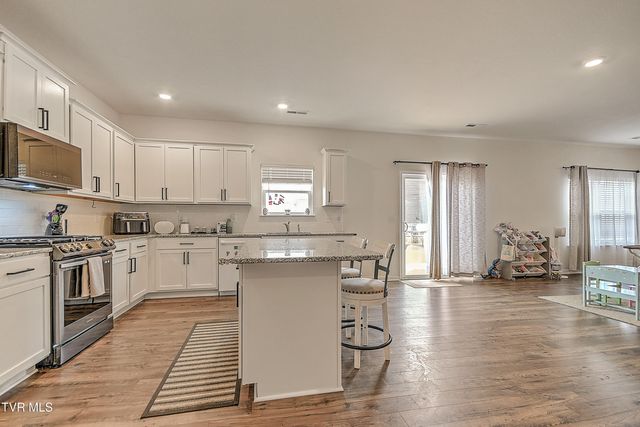 6901 Wildlife Circle, Piney Flats, TN 37686