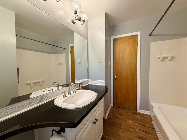 4801 Tressa Drive, Lansing, MI 48910