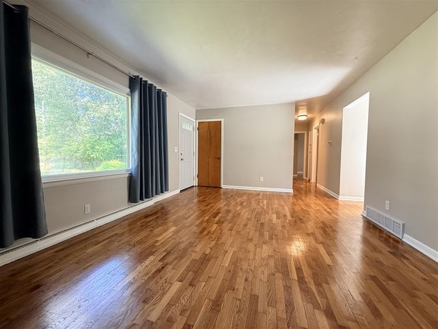 4801 Tressa Drive, Lansing, MI 48910