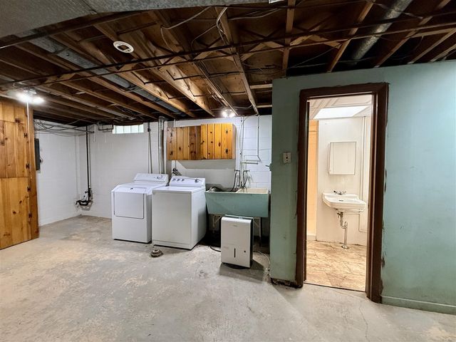 4801 Tressa Drive, Lansing, MI 48910