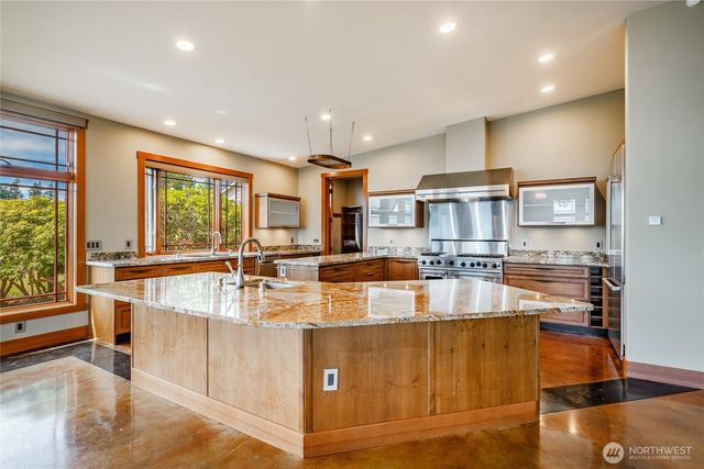 5727 Nakat Way, Blaine, WA 98230