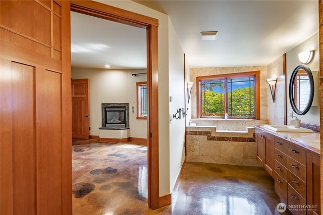 5727 Nakat Way, Blaine, WA 98230