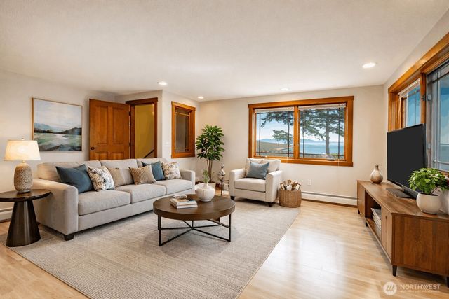 5727 Nakat Way, Blaine, WA 98230