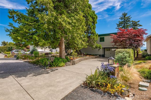 5727 Nakat Way, Blaine, WA 98230