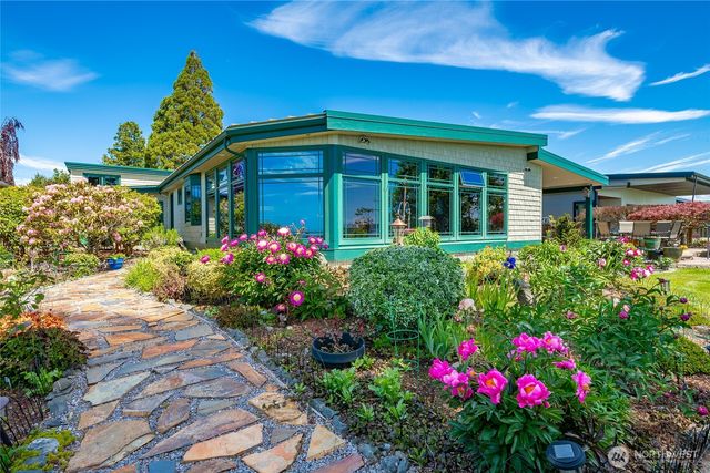 5727 Nakat Way, Blaine, WA 98230