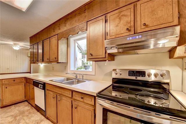 2196 Lunceford, Lilburn, GA 30047