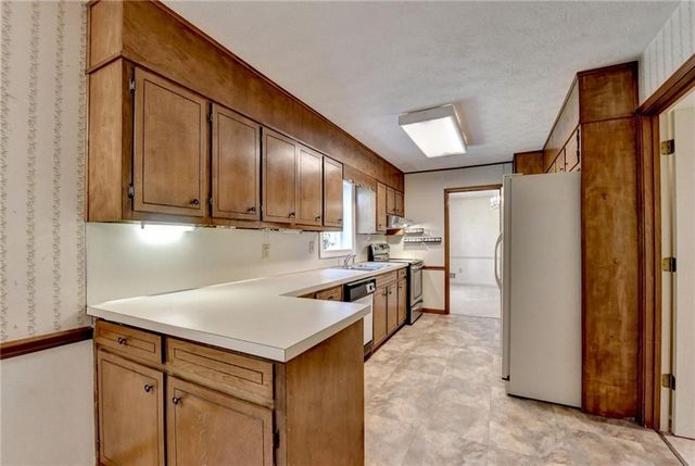 2196 Lunceford, Lilburn, GA 30047