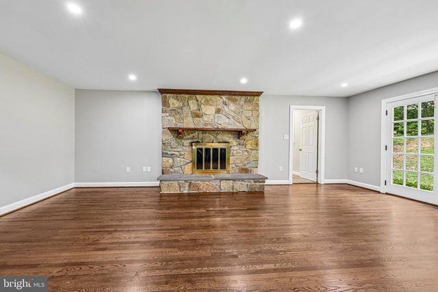 3802 IVANHOE LN, Alexandria, VA 22310