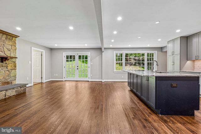 3802 IVANHOE LN, Alexandria, VA 22310