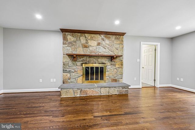 3802 IVANHOE LN, Alexandria, VA 22310