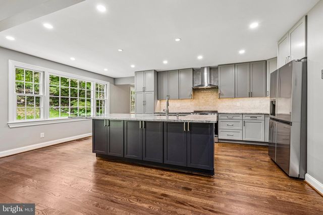 3802 IVANHOE LN, Alexandria, VA 22310