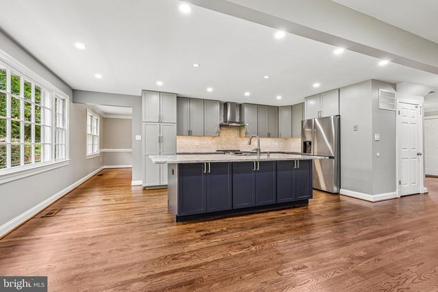 3802 IVANHOE LN, Alexandria, VA 22310
