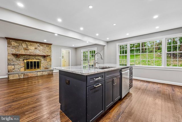 3802 IVANHOE LN, Alexandria, VA 22310
