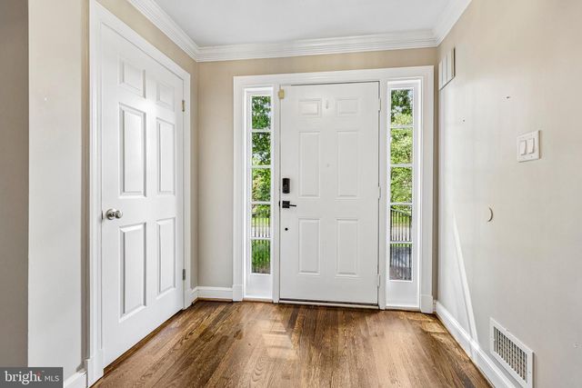 3802 IVANHOE LN, Alexandria, VA 22310