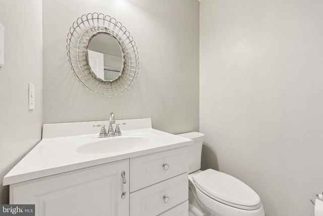 3802 IVANHOE LN, Alexandria, VA 22310