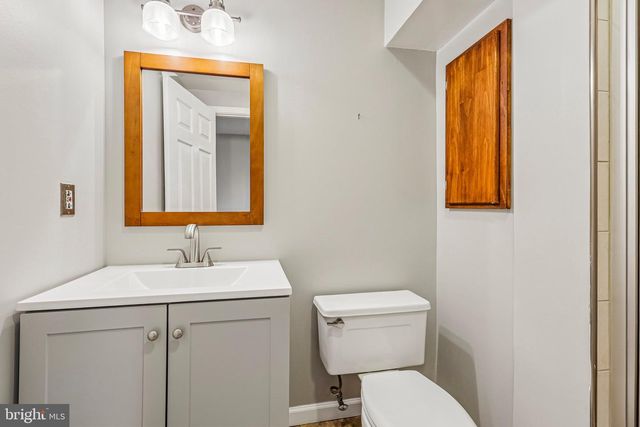 3802 IVANHOE LN, Alexandria, VA 22310