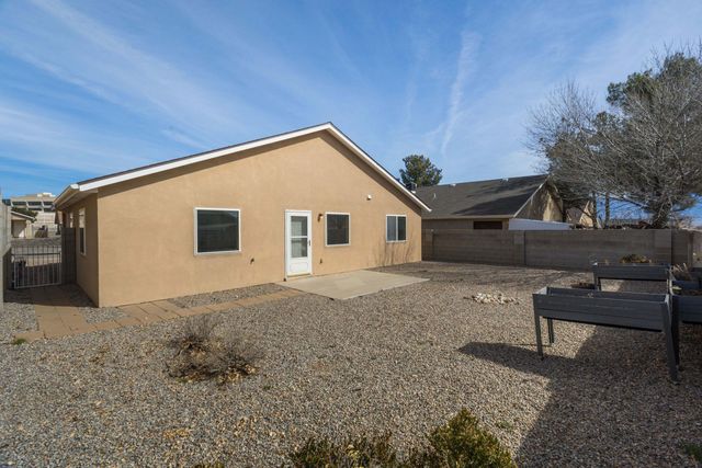 5412 Crown Ridge Road NW, Albuquerque, NM 87114