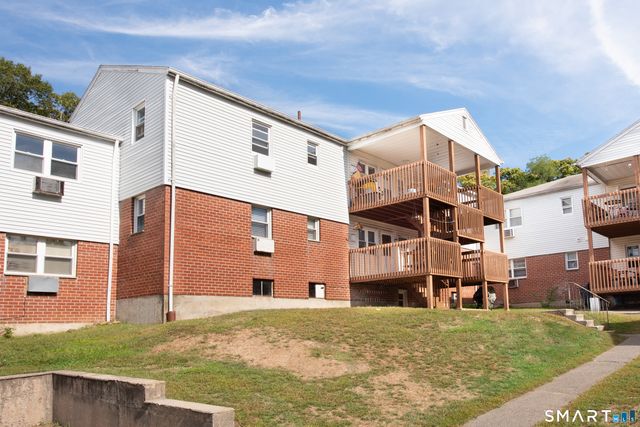 153 Cherry Hill Drive 2B, Bridgeport, CT 06606