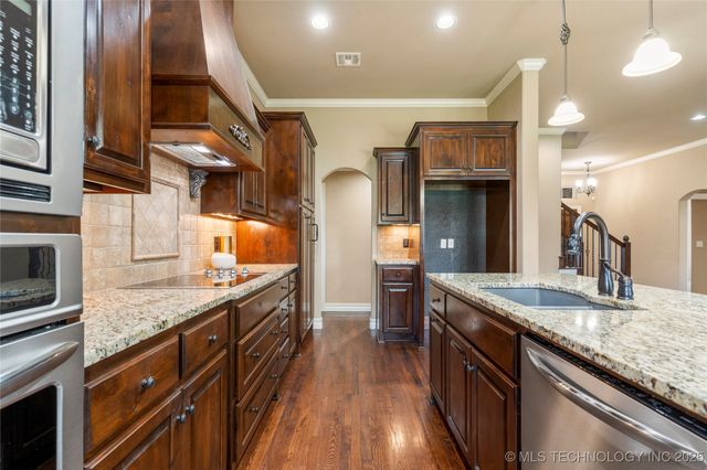 425 W 128th Street S, Jenks, OK 74037