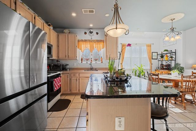 3 Summerfield Drive, Franklin, NJ 08540