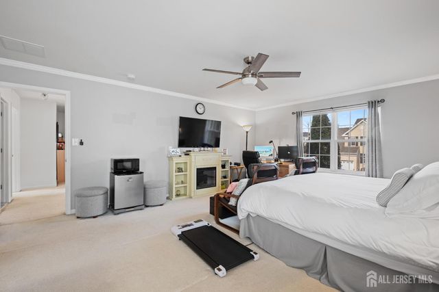 3 Summerfield Drive, Franklin, NJ 08540