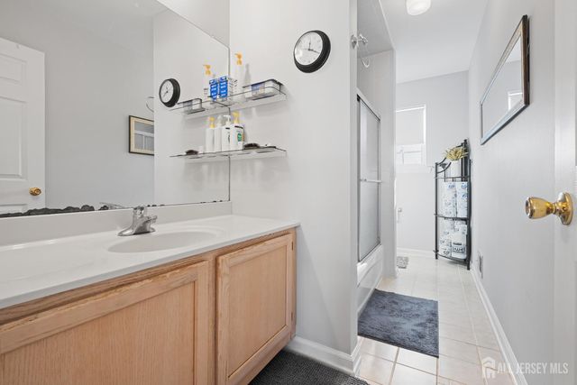 3 Summerfield Drive, Franklin, NJ 08540