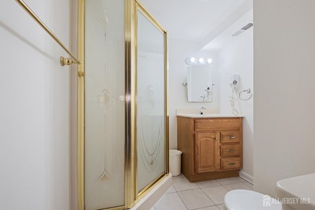 3 Summerfield Drive, Franklin, NJ 08540