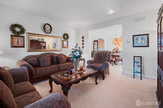 3 Summerfield Drive, Franklin, NJ 08540