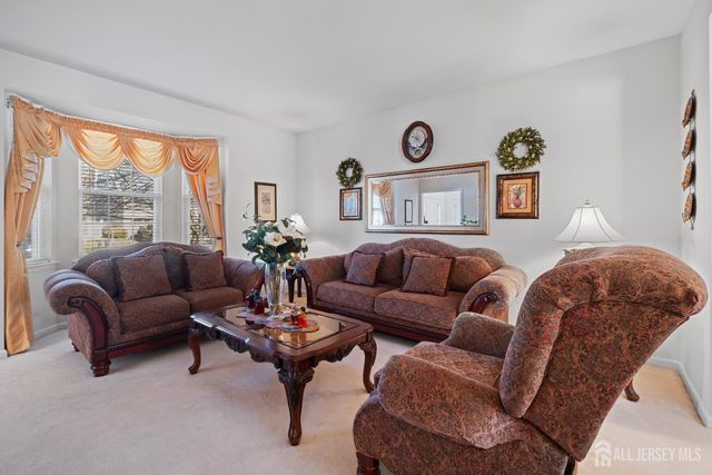 3 Summerfield Drive, Franklin, NJ 08540