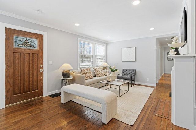 627 S Selby Boulevard, Worthington, OH 43085