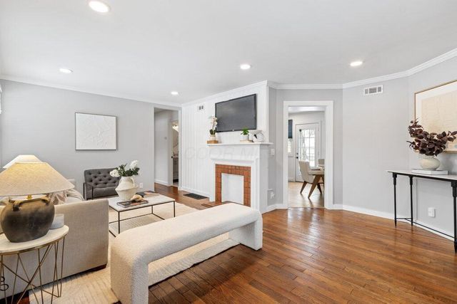 627 S Selby Boulevard, Worthington, OH 43085