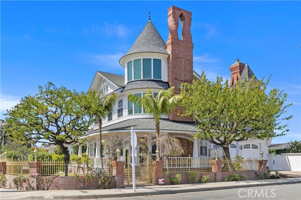 1919 Santa Ana, Costa Mesa, CA 92627