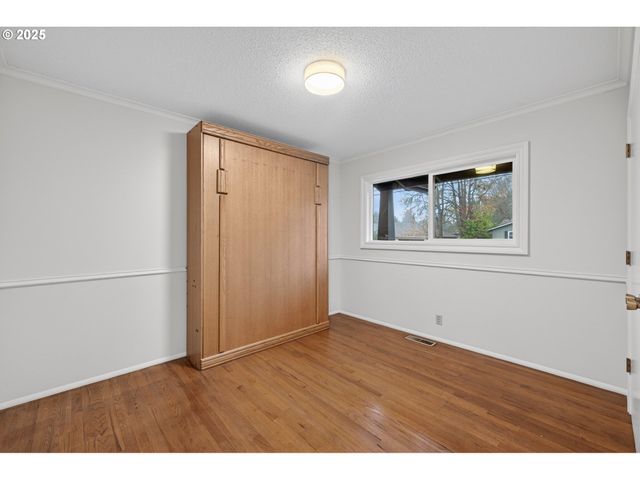 8920 Sw JAMIESON Rd, Portland, OR 97225