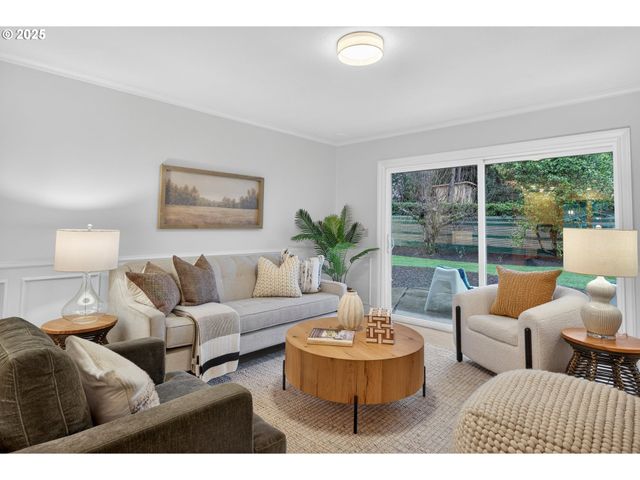 8920 Sw JAMIESON Rd, Portland, OR 97225