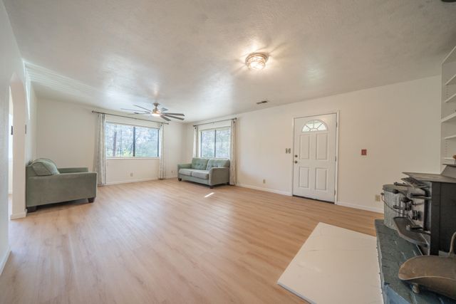 2580 Keswick Dam Road, Redding, CA 96003