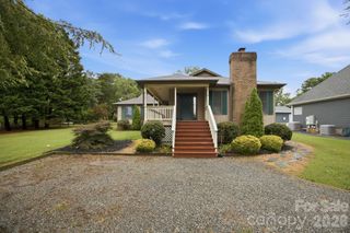 20118 Rainbow Circle, Cornelius, NC 28031