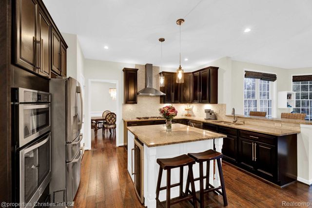 24329 Saybrook Court, Novi, MI 48374