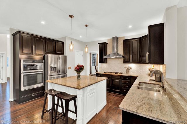 24329 Saybrook Court, Novi, MI 48374